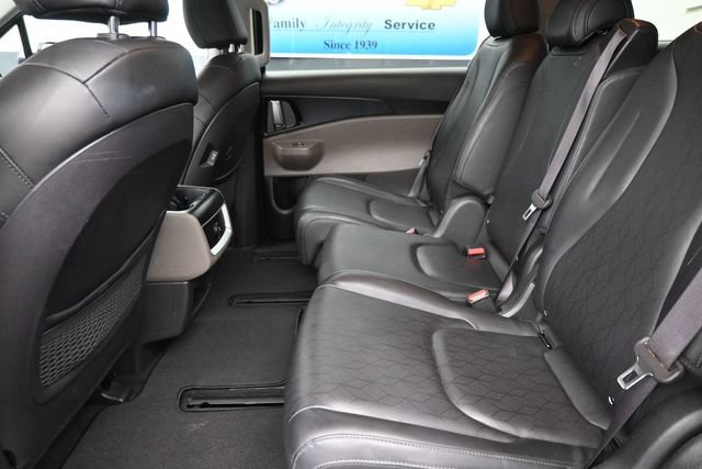 Used 2025 Kia Carnival FWD image 10