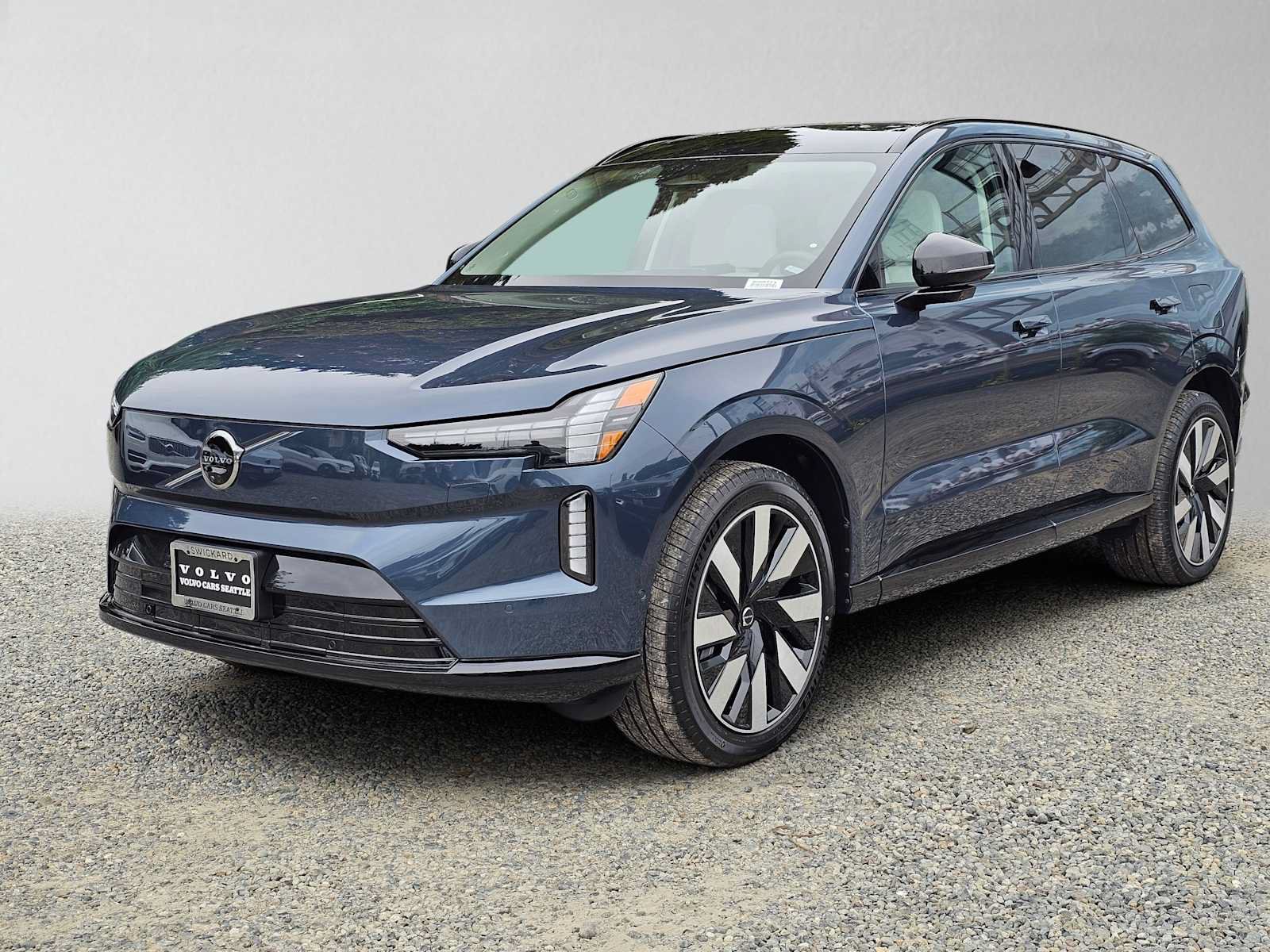 New 2026 Volvo EX90 Plus AWD/4WD image 7
