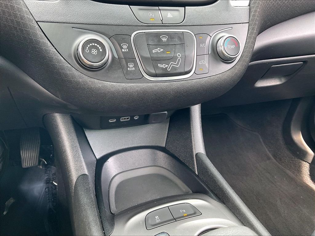 Used 2024 Chevrolet Malibu RS FWD image 24