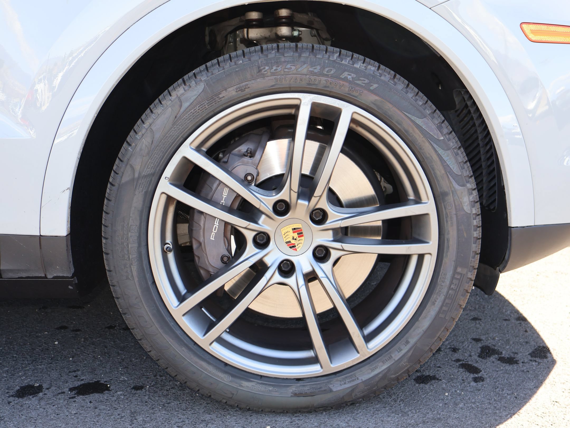 Used 2022 Porsche Cayenne AWD/4WD image 29