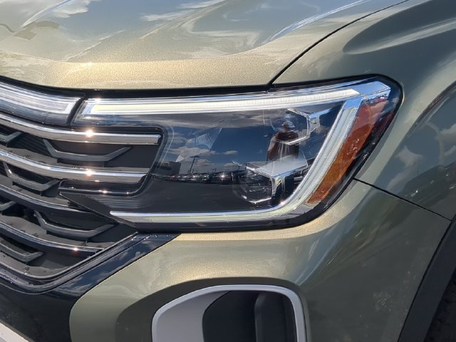 Used 2024 Volkswagen Atlas Peak Edition SEL AWD/4WD image 10