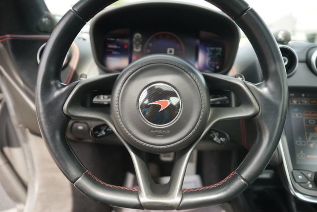 Used 2017 McLaren 570S RWD image 18