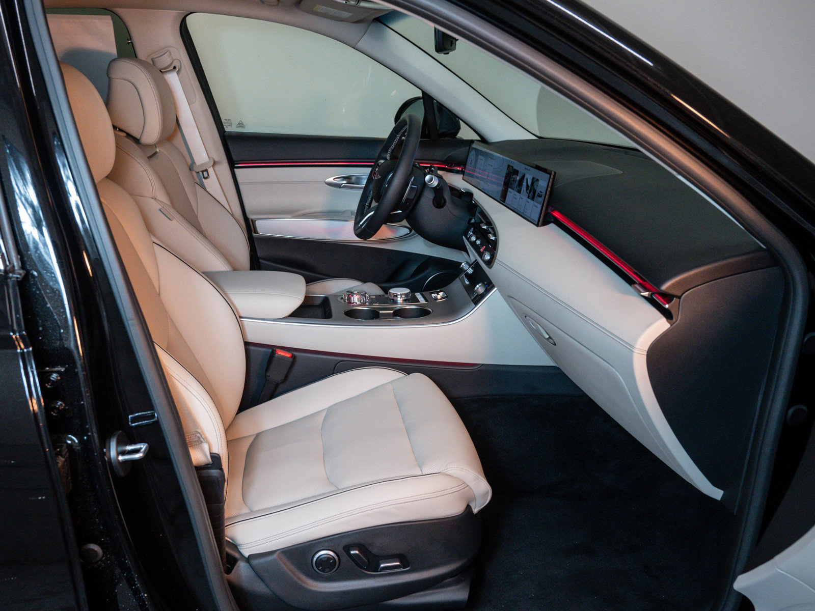 Used 2026 Genesis GV70 2.5T Advanced image 10