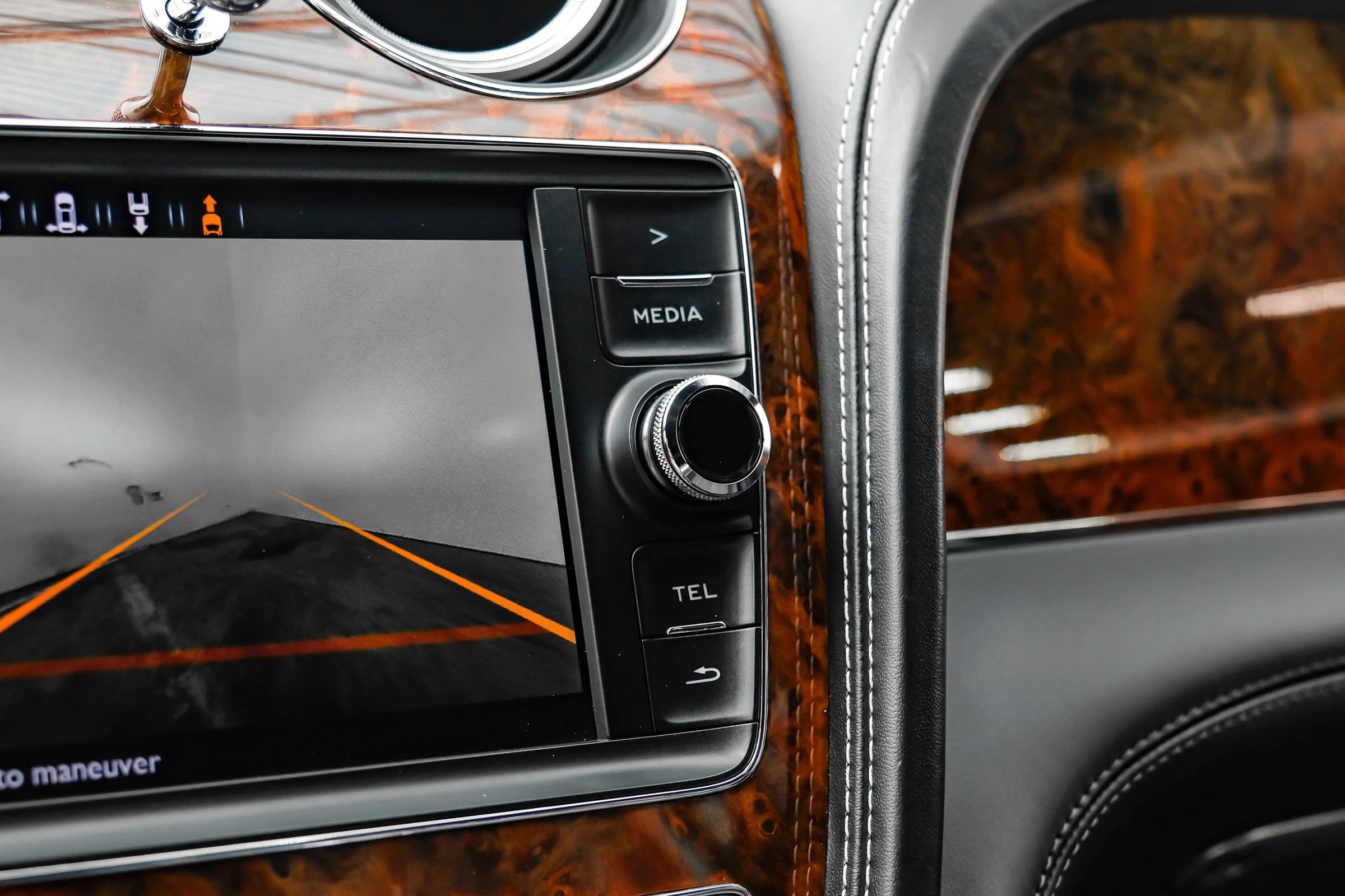 Used 2019 Bentley Bentayga AWD/4WD image 30