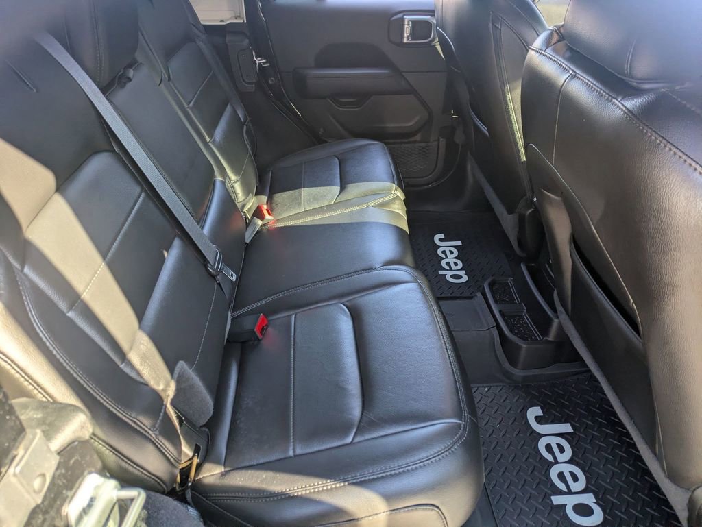 Used 2022 Jeep Wrangler Unlimited Sahara image 23