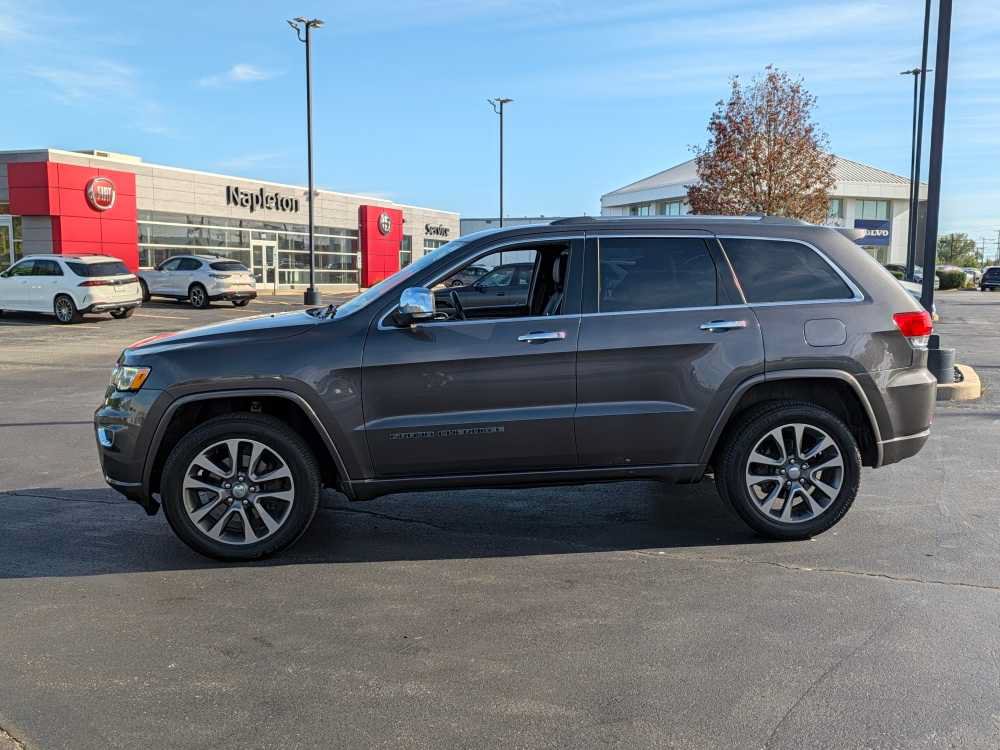 Used 2017 Jeep Grand Cherokee Overland AWD/4WD image 4