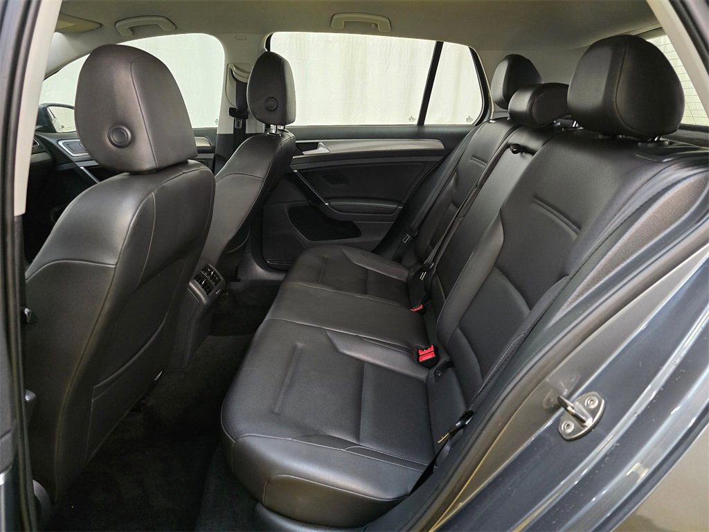 Used 2015 Volkswagen Golf SE image 47