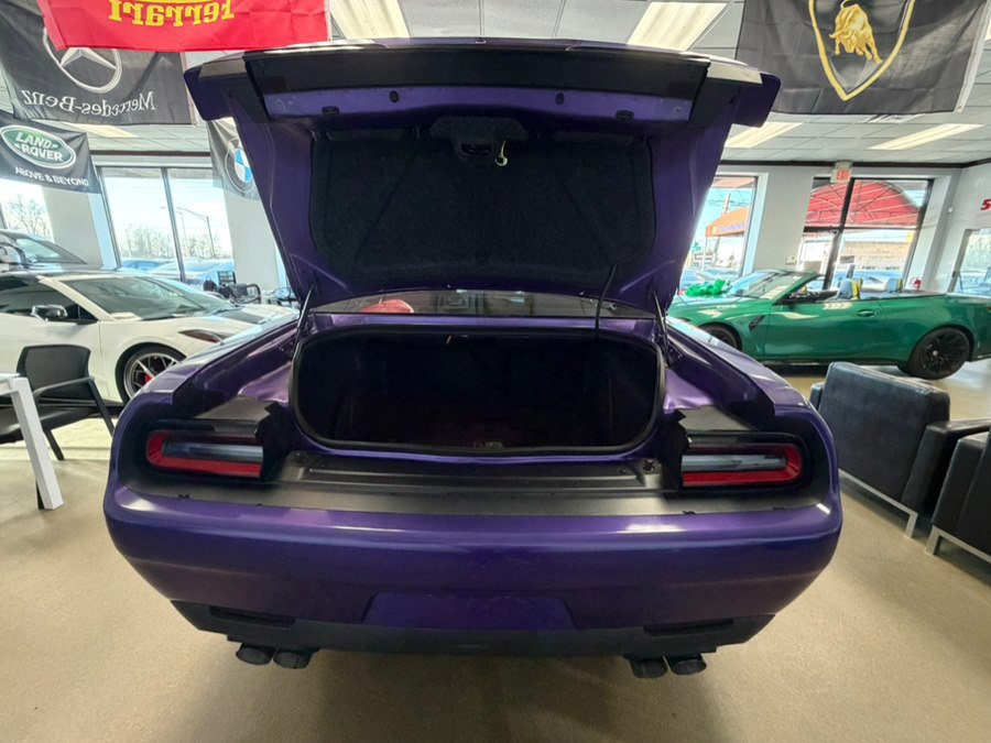Used 2018 Dodge Challenger SXT w/ Super Sport Group (SS/T) RWD image 22