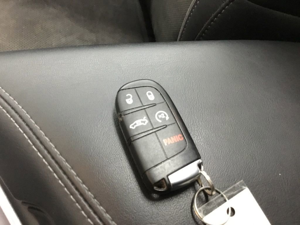 Used 2022 Dodge Challenger R/T w/ Plus Package image 10