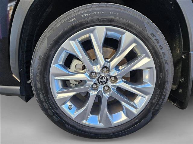 Used 2021 Toyota Highlander Limited image 23