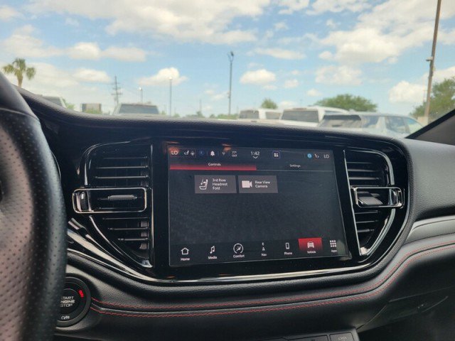 Used 2025 Dodge Durango GT RWD image 19