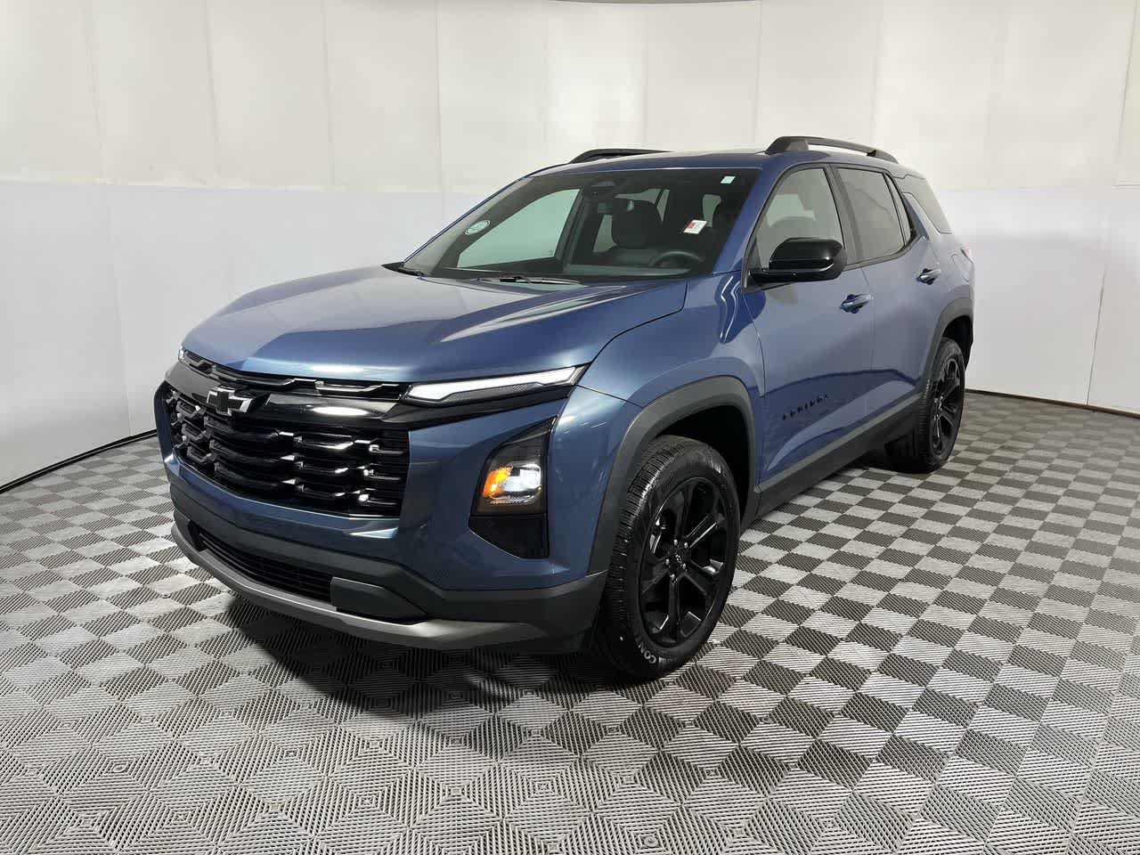 Used 2025 Chevrolet Equinox LT w/ Convenience Package II FWD image 4
