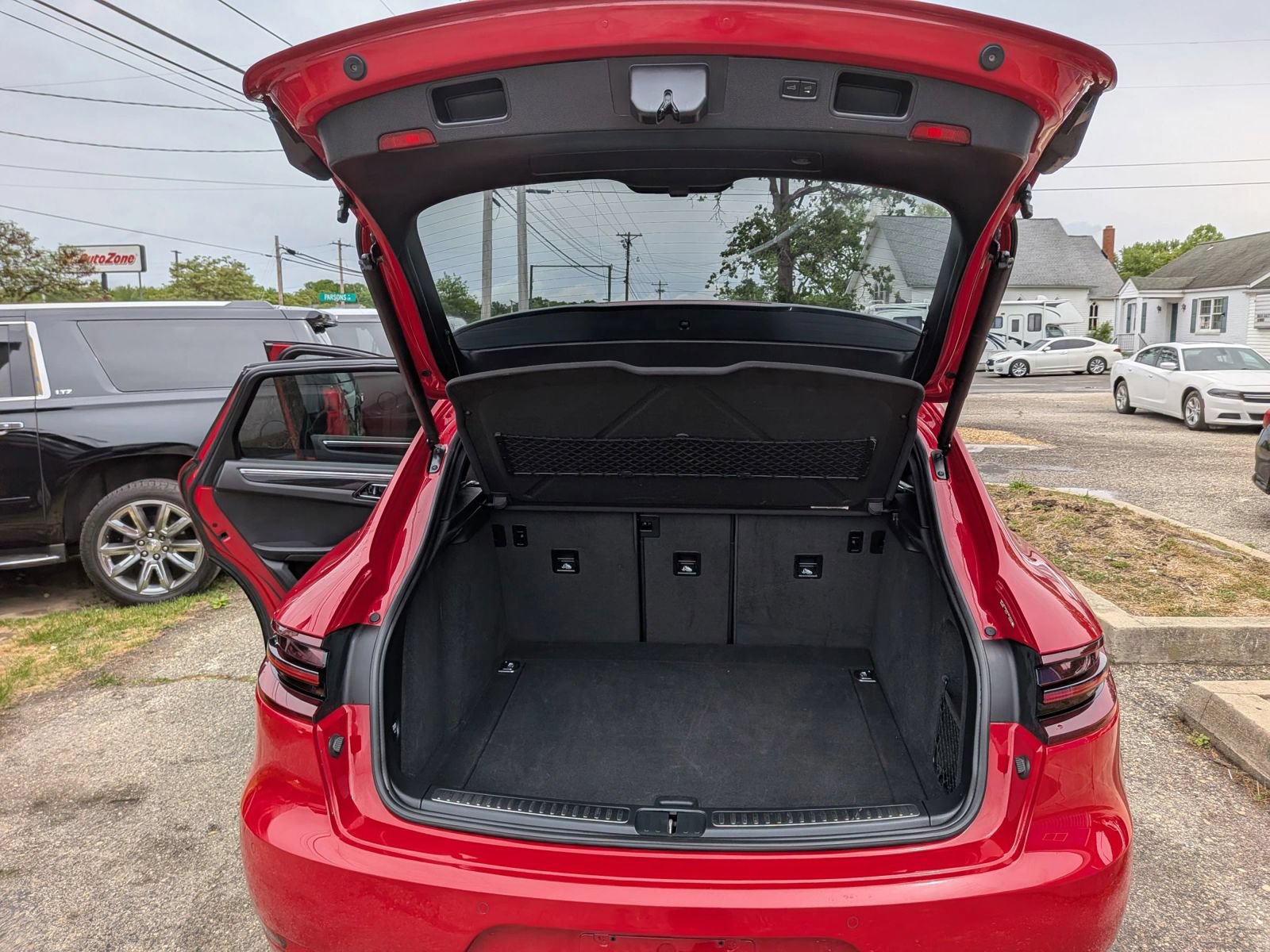 Used 2017 Porsche Macan Turbo AWD/4WD image 31