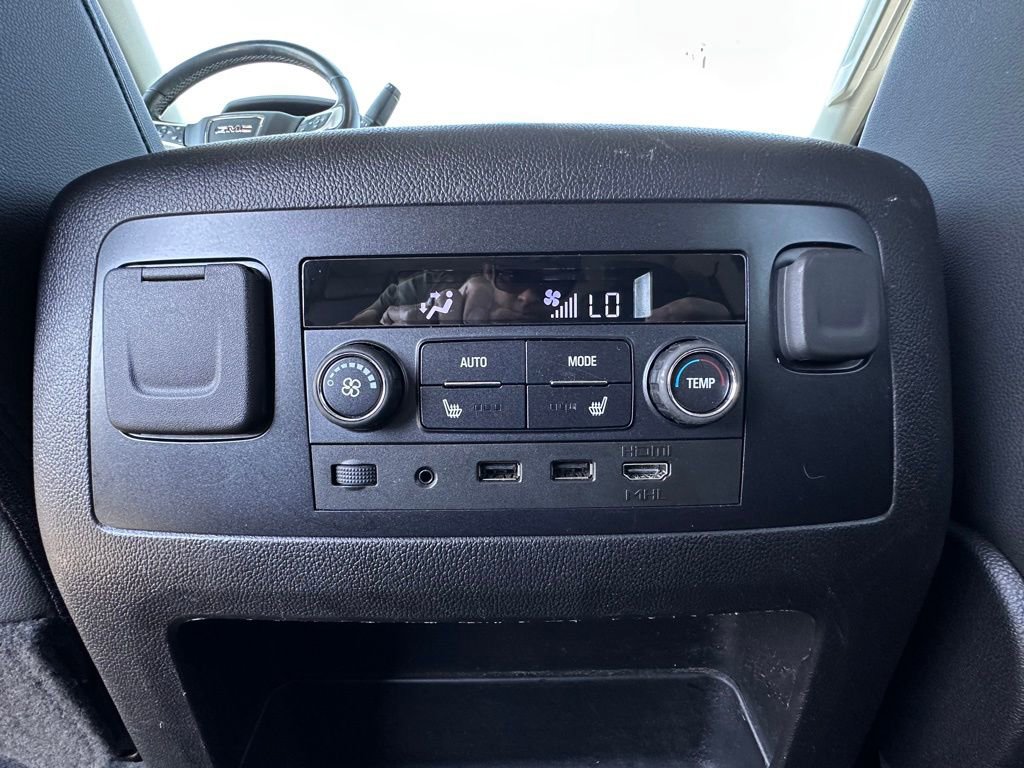 Used 2020 GMC Yukon XL SLT w/ Open Road Package AWD/4WD image 28