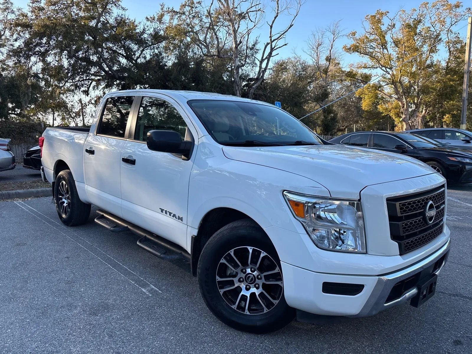 Used 2024 Nissan Titan SV w/ Accessory Utility Package image 5