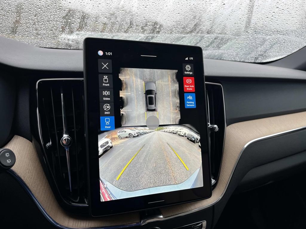 New 2026 Volvo XC60 B5 Plus w/ Climate Package image 29