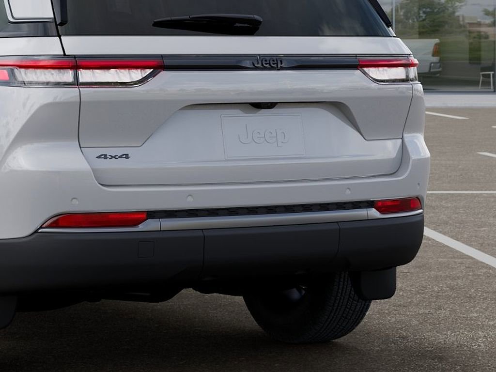 New 2026 Jeep Grand Cherokee Altitude AWD/4WD image 13