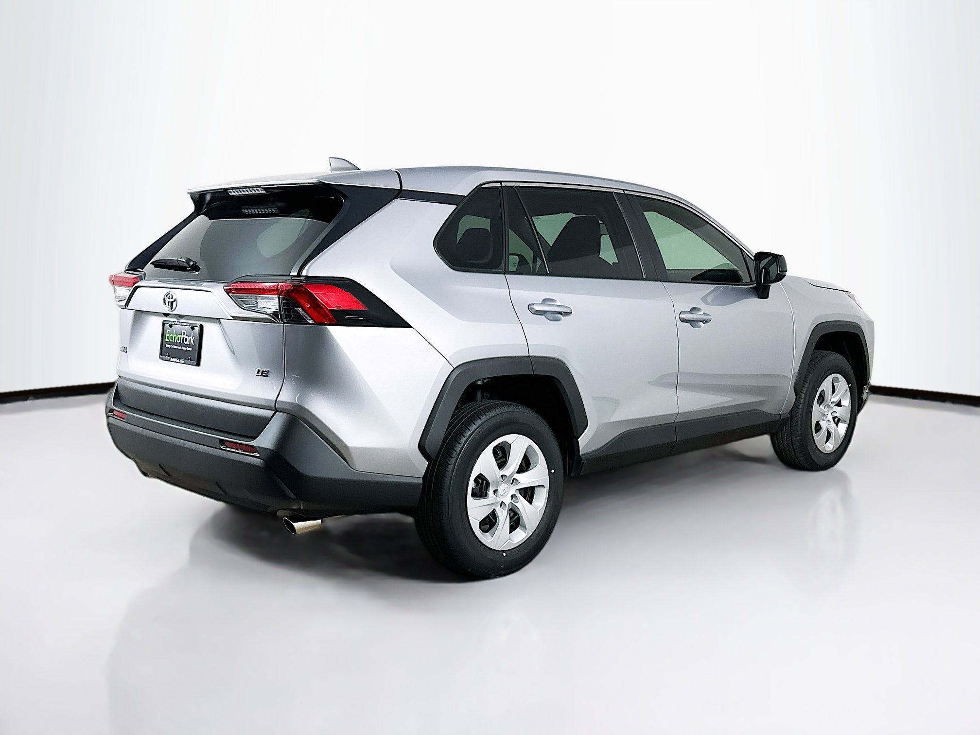 Used 2025 Toyota RAV4 LE image 9