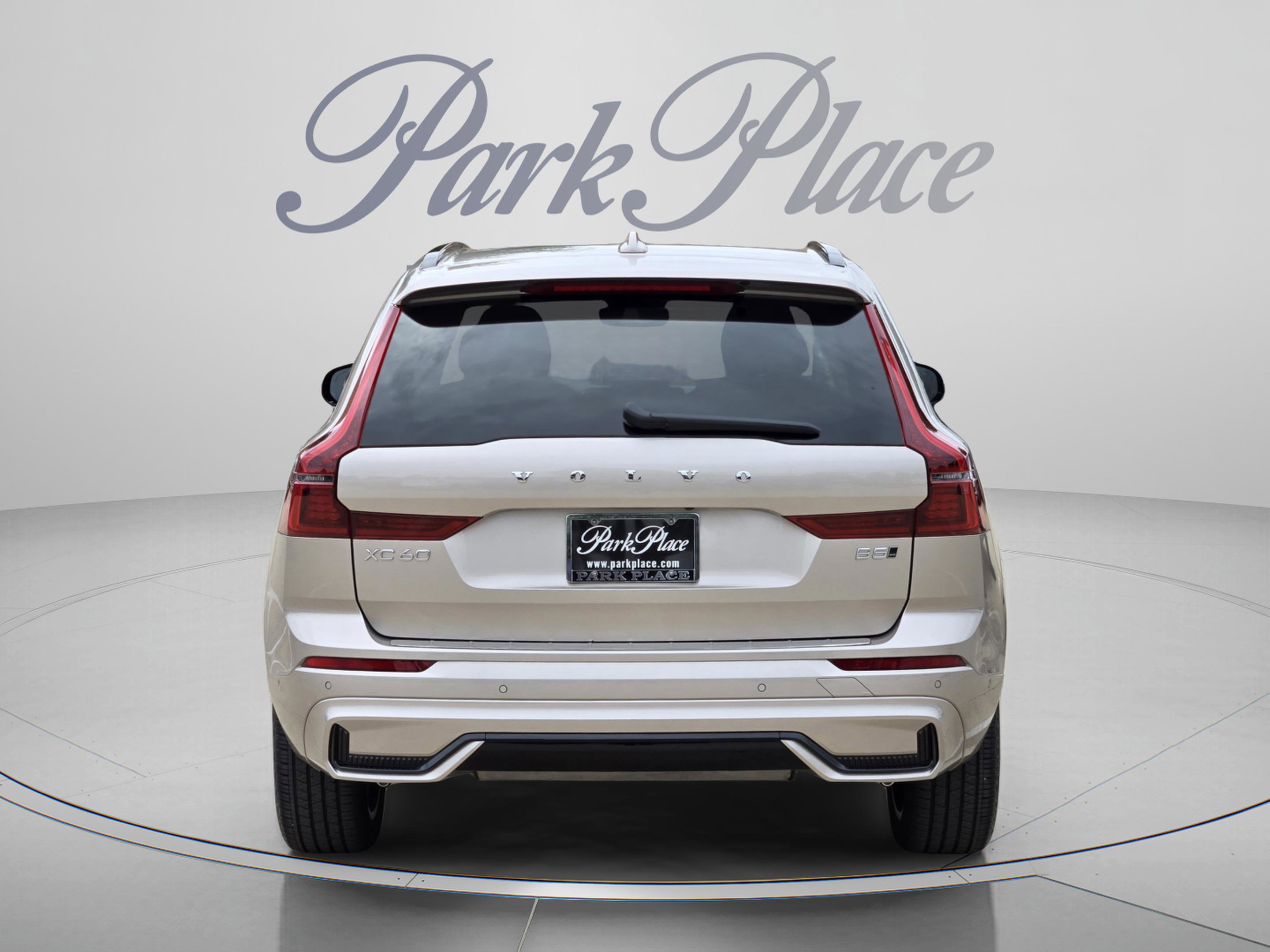Used 2026 Volvo XC60 B5 Plus w/ Protection Package Premier AWD/4WD image 4