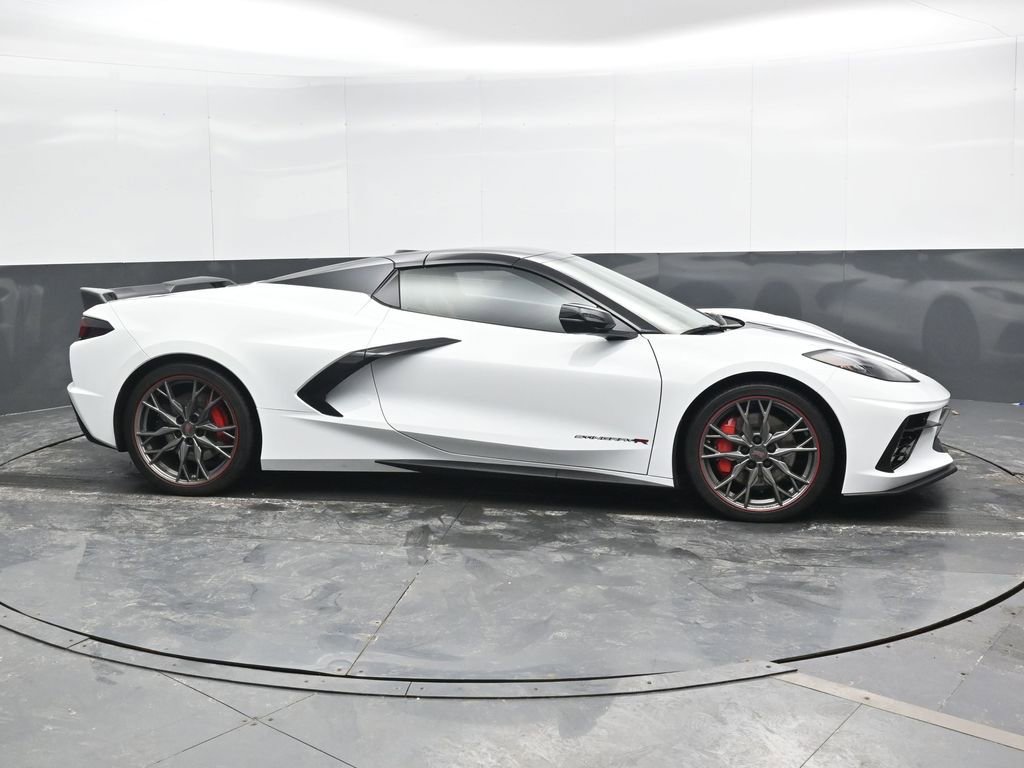Used 2023 Chevrolet Corvette Stingray Premium Conv w/ Z51 Performance Package image 3