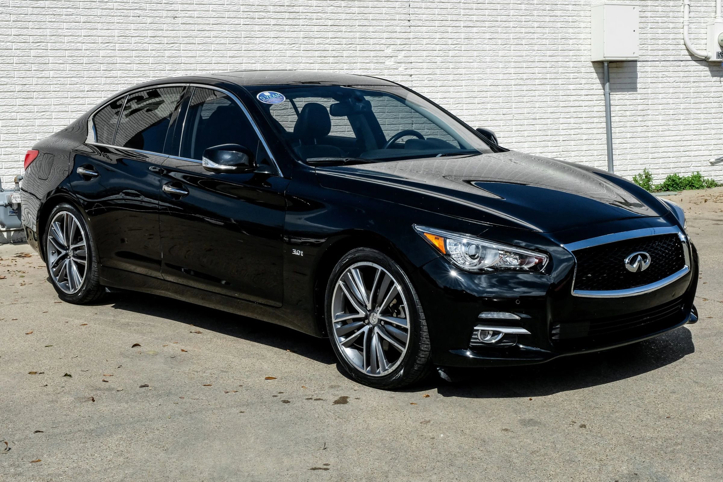 Used 2016 INFINITI Q50 3.0t Premium w/ Driver Assistance Package image 6