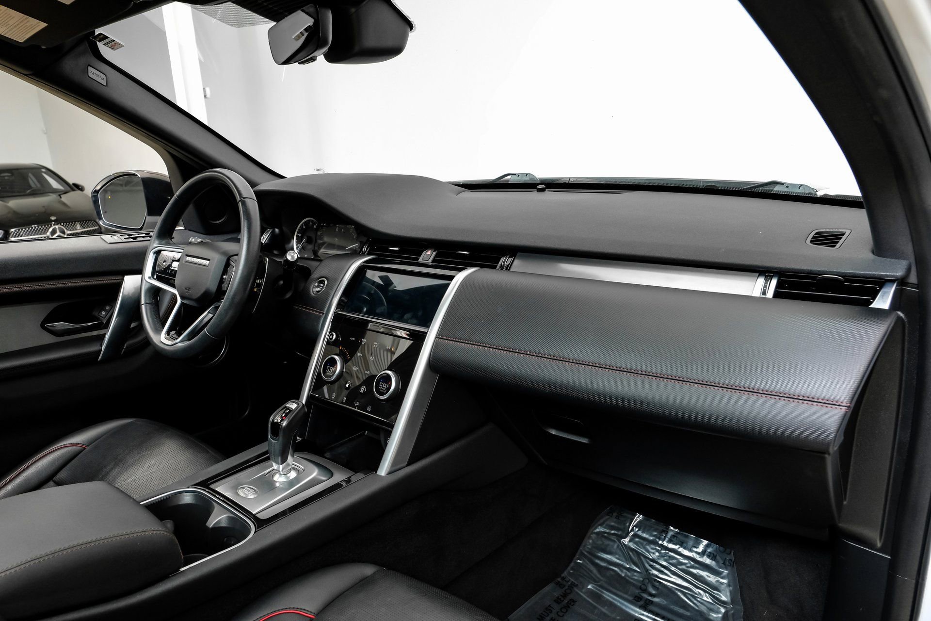 Used 2023 Land Rover Discovery Sport S R-Dynamic image 17