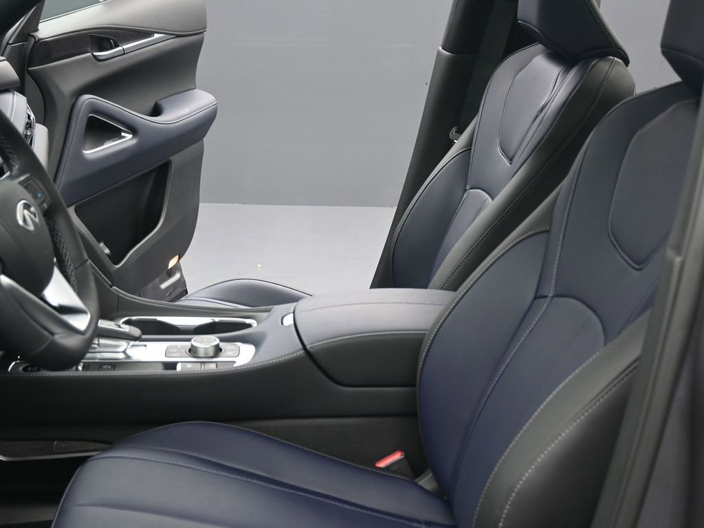 New 2026 INFINITI QX60 Sport w/ Dark Cargo Package image 18