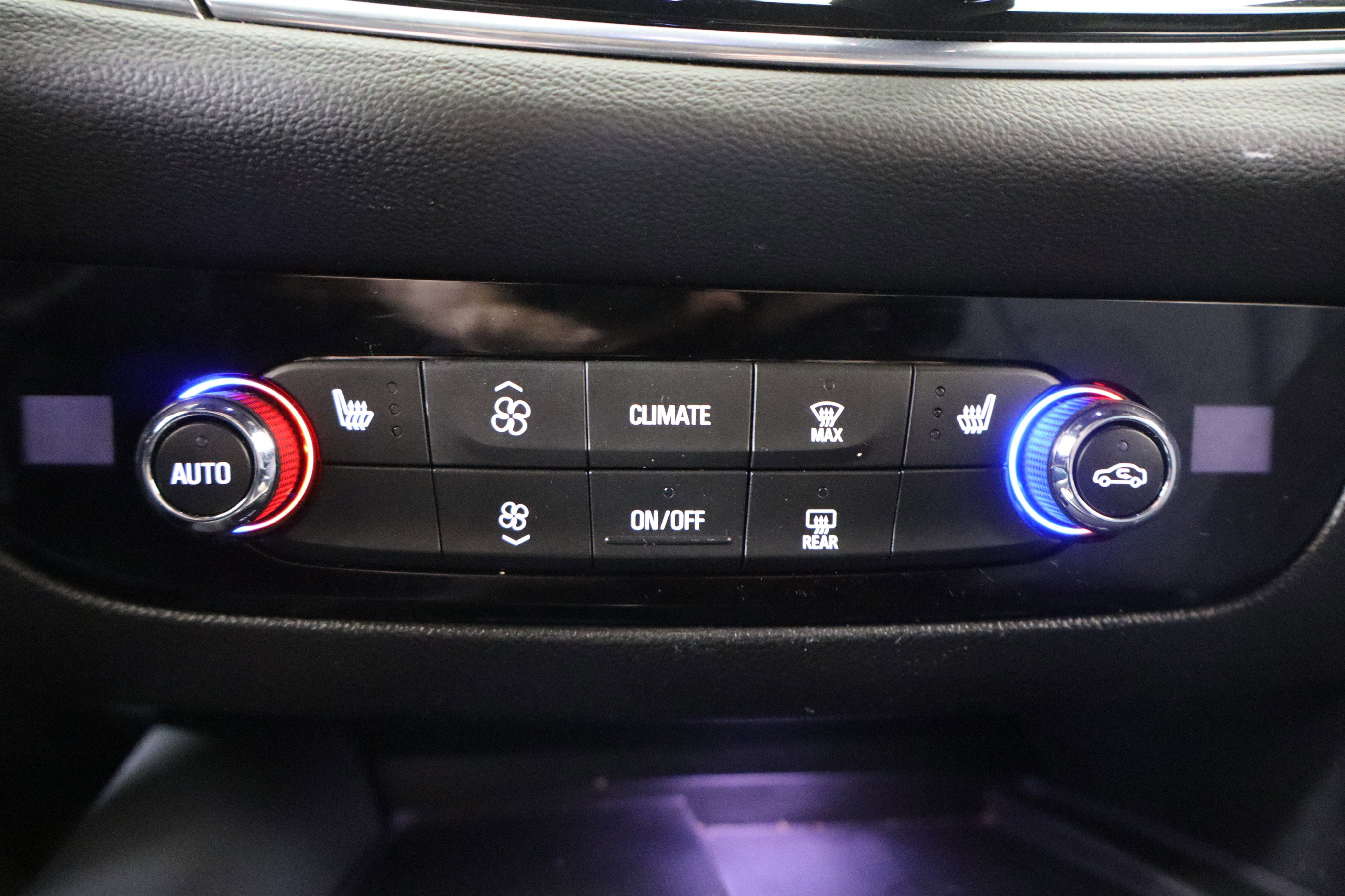 Certified 2024 Buick Enclave Essence w/ Sport Touring Edition image 27