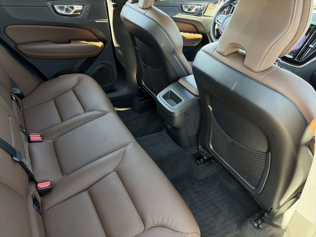 Used 2023 Volvo XC60 B5 Plus w/ Protection Package Premier image 16