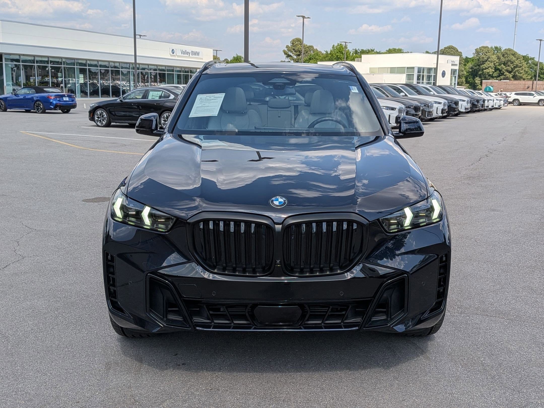 Certified 2025 BMW X5 xDrive40i w/ M Sport Package AWD/4WD image 8