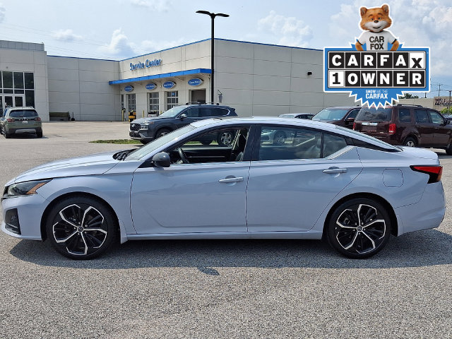 Used 2023 Nissan Altima 2.5 SR w/ SR Premium Package FWD image 8