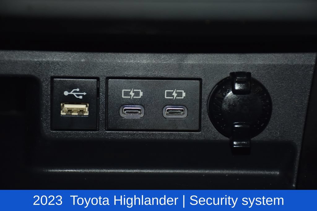 Used 2023 Toyota Highlander LE AWD/4WD image 20