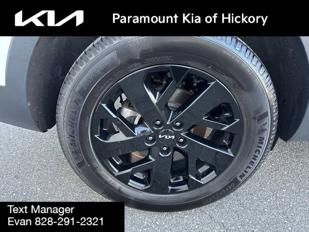 Used 2023 Kia Sorento S w/ Panoramic Sunroof Package image 9