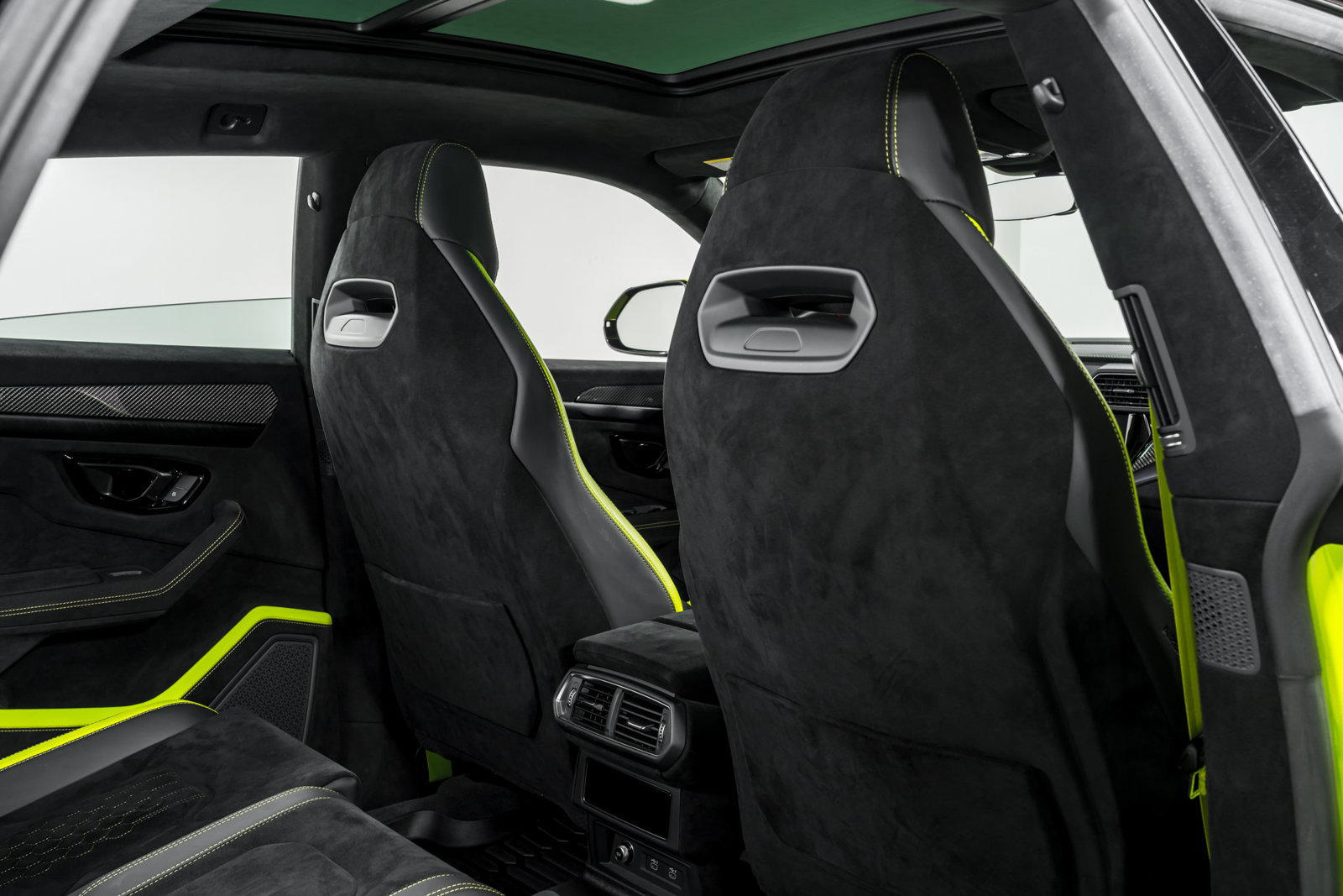 Used 2024 Lamborghini Urus Performante AWD/4WD image 36