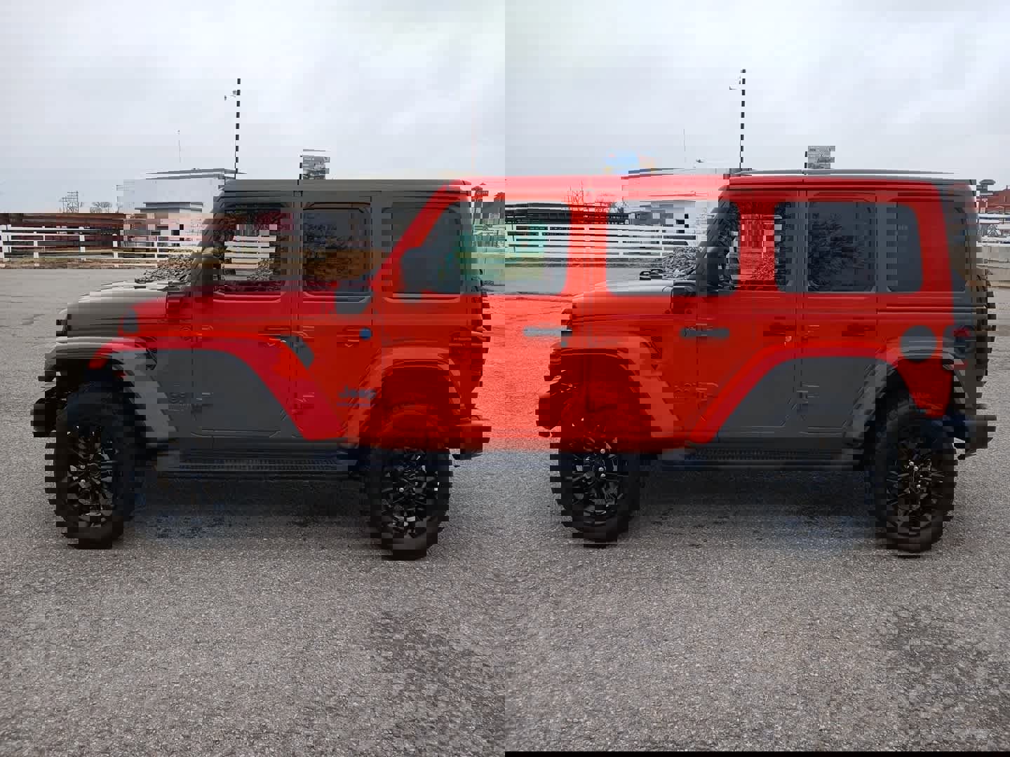 Used 2025 Jeep Wrangler Sahara image 3