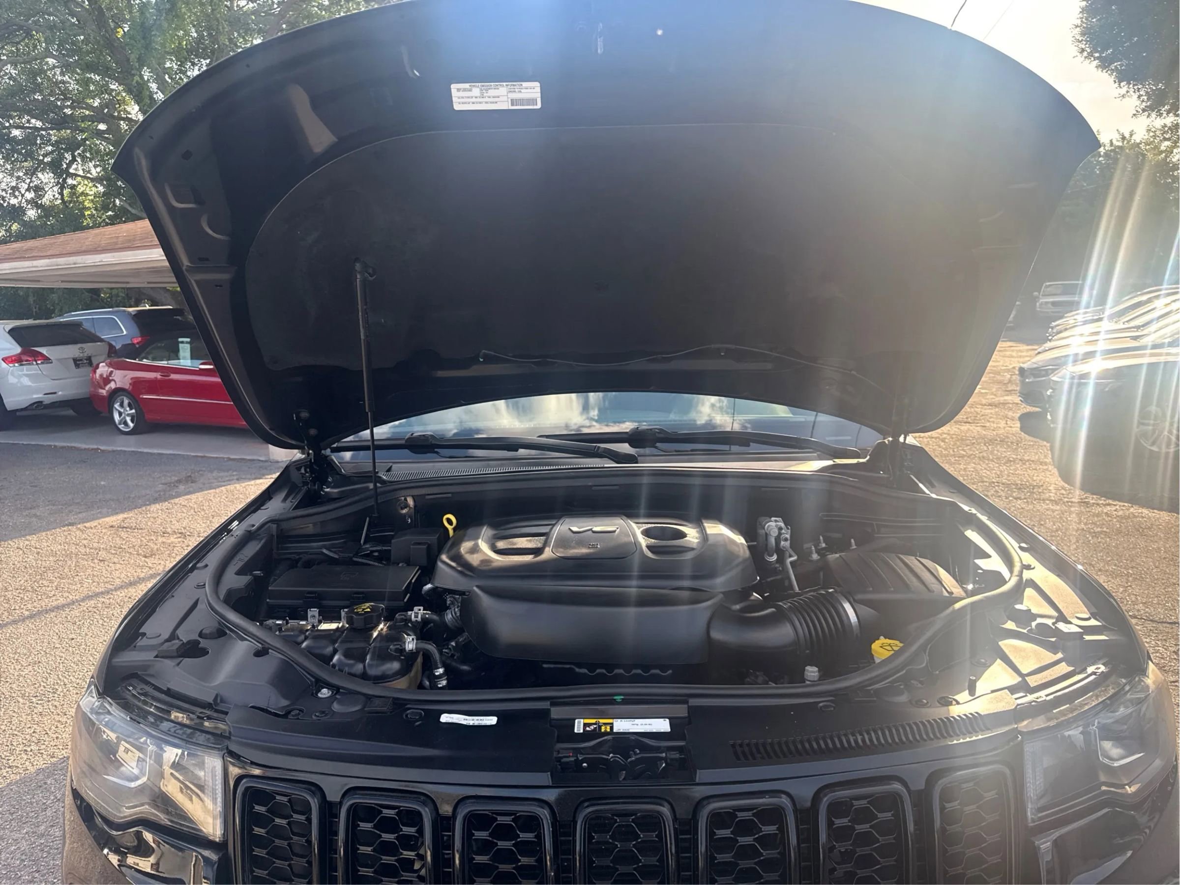 Used 2019 Jeep Grand Cherokee Altitude AWD/4WD image 15
