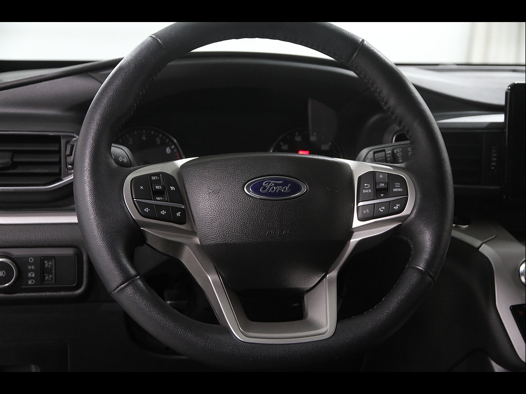 Used 2023 Ford Explorer XLT w/ Equipment Group 202A AWD/4WD image 8