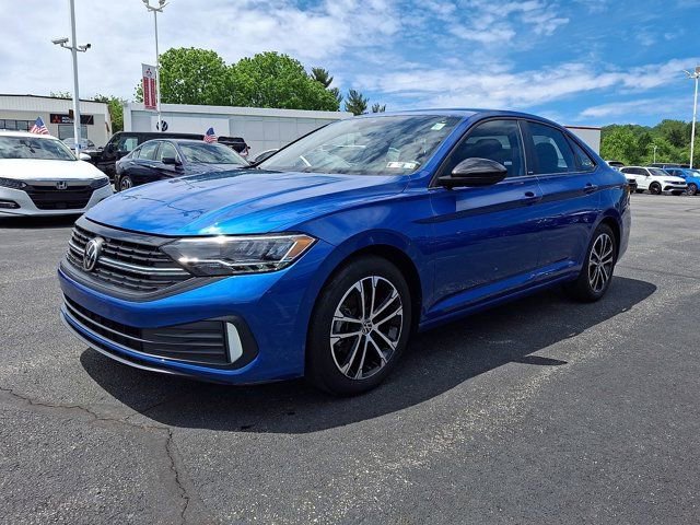 Used 2023 Volkswagen Jetta Sport FWD image 3