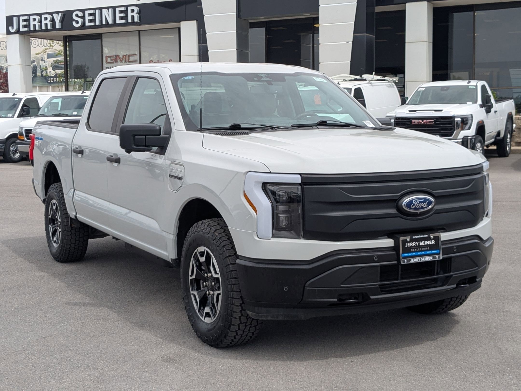 Used 2023 Ford F150 Lightning Pro w/ Tow Technology Package AWD/4WD image 8