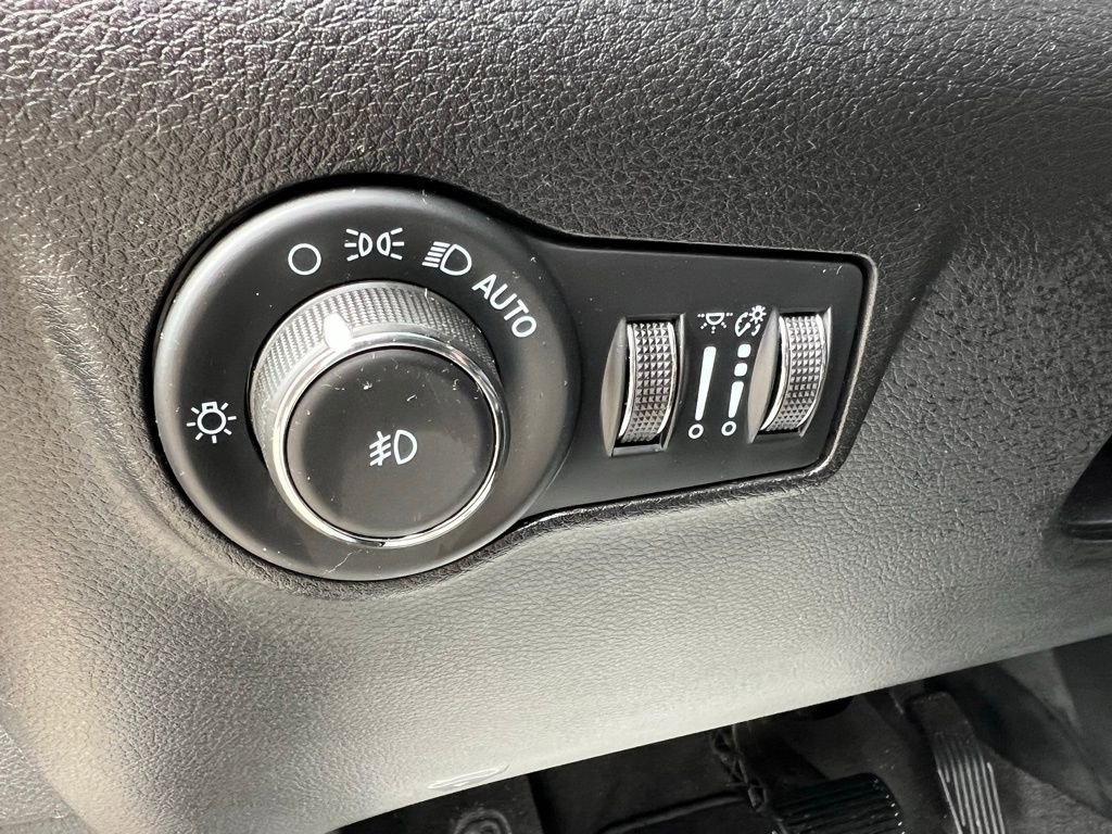 Used 2022 Jeep Compass Latitude image 28