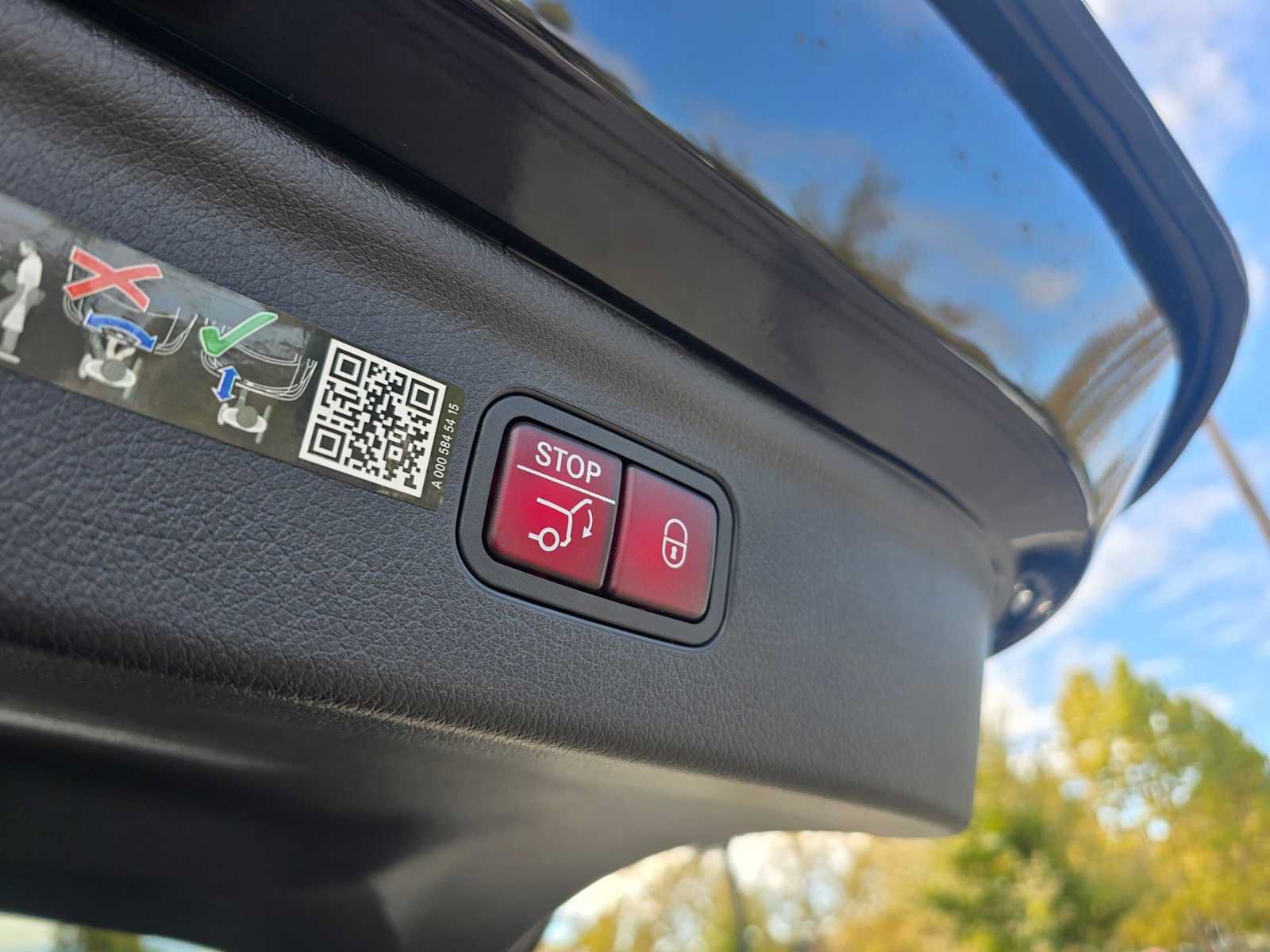 New 2026 Mercedes-Benz EQE 320 4MATIC SUV image 15