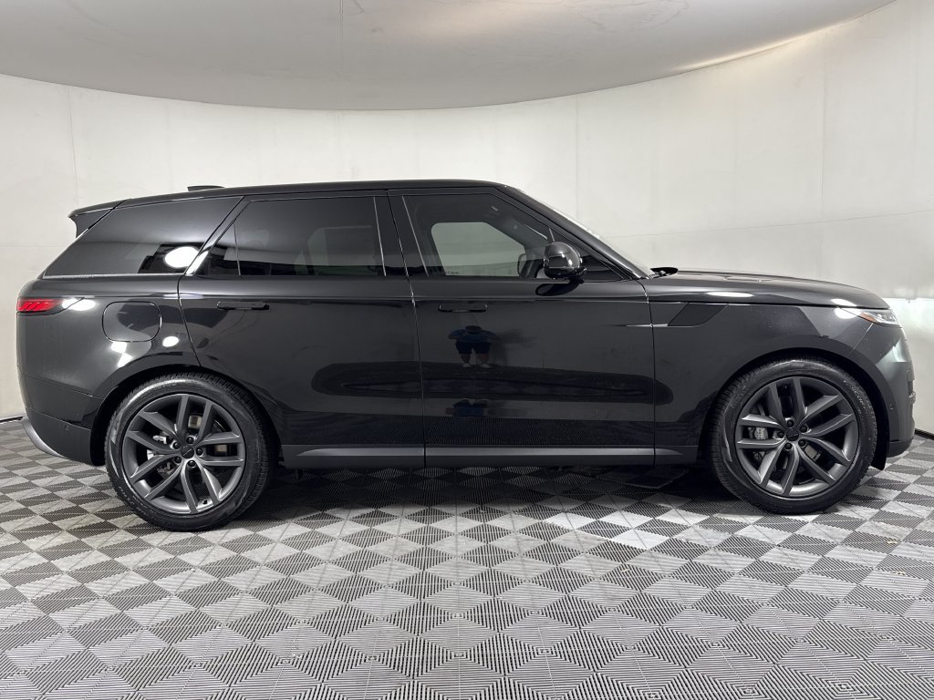New 2027 Land Rover Range Rover Sport SE AWD/4WD image 8