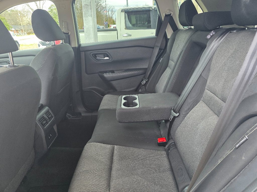 Used 2025 Nissan Rogue SV FWD image 13