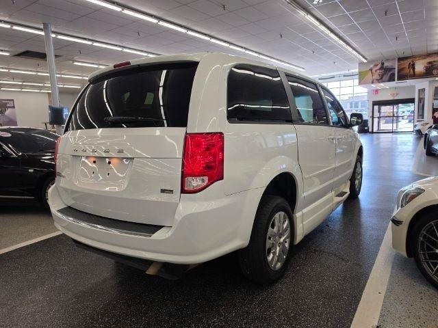 Used 2016 Dodge Grand Caravan SE w/ Quick Order Package 29E SE FWD image 5