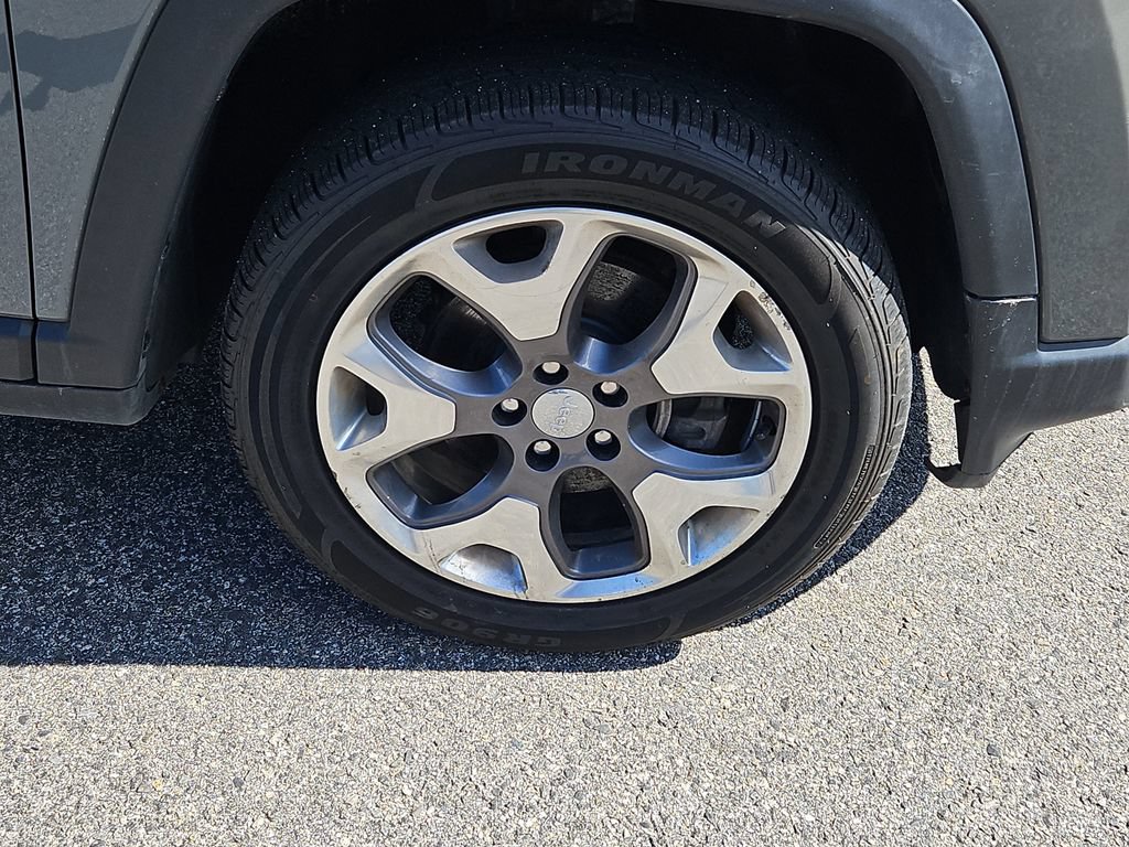 Used 2020 Jeep Compass Limited AWD/4WD image 10