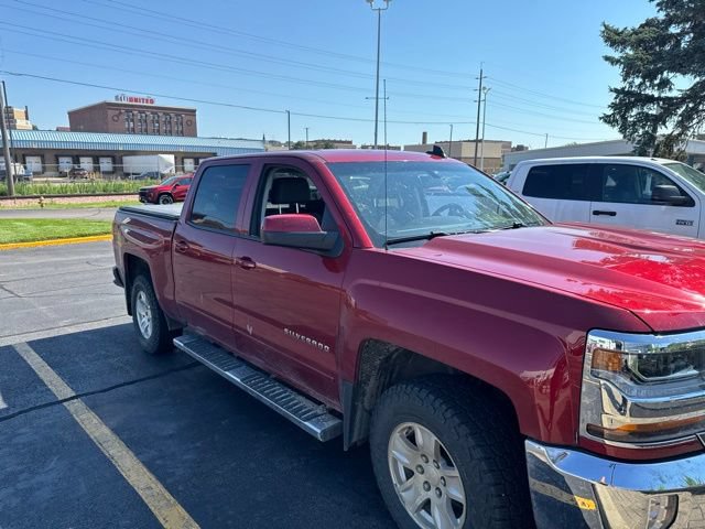 Used 2018 Chevrolet Silverado 1500 LT w/ All Star Edition AWD/4WD image 3