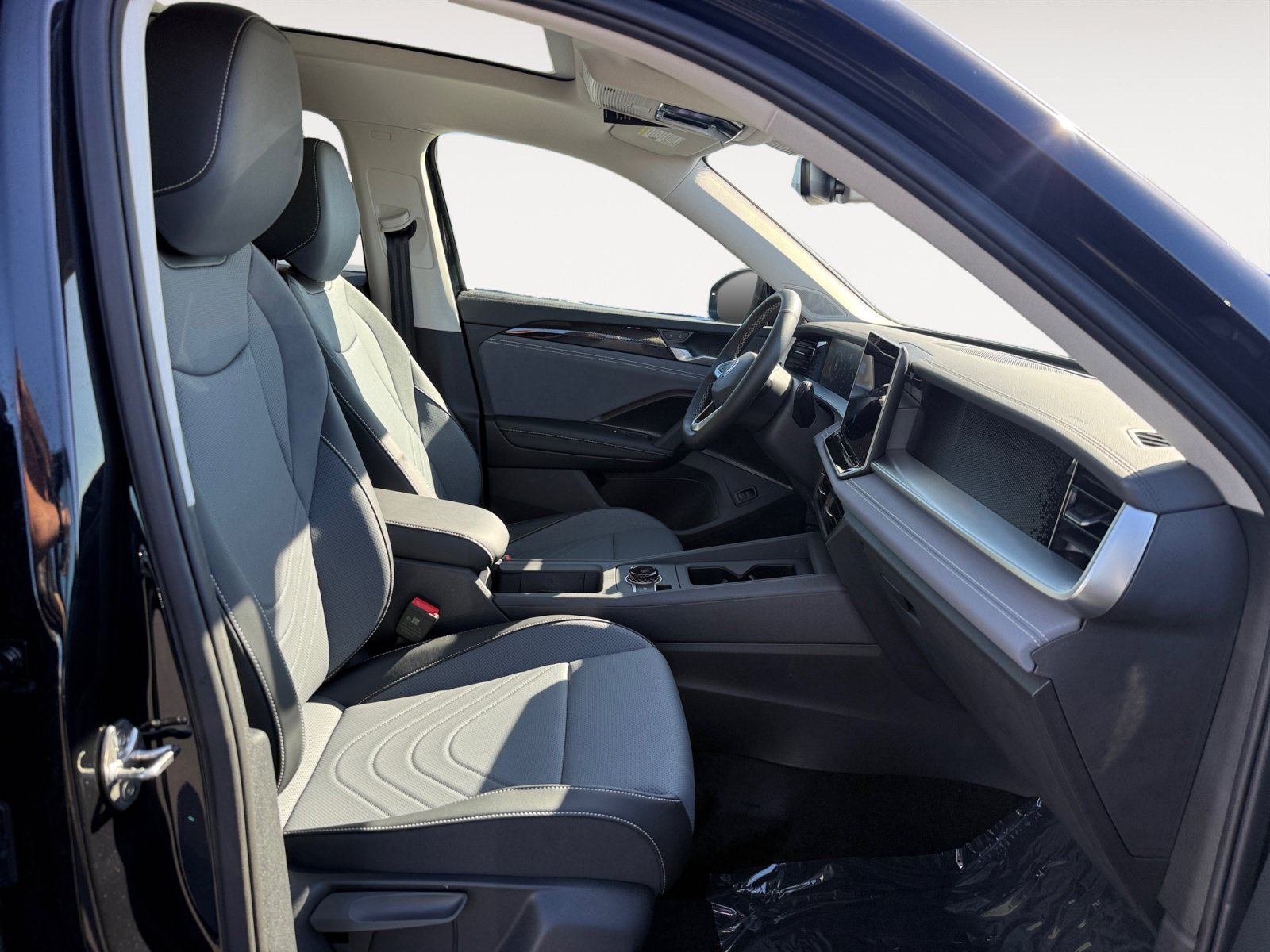 New 2026 Volkswagen Tiguan SE AWD/4WD image 19