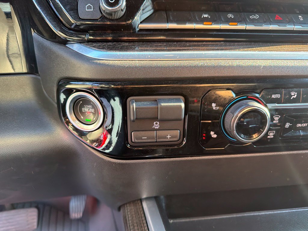 Used 2025 Chevrolet Silverado 1500 LT Trail Boss w/ Convenience Package II AWD/4WD image 29