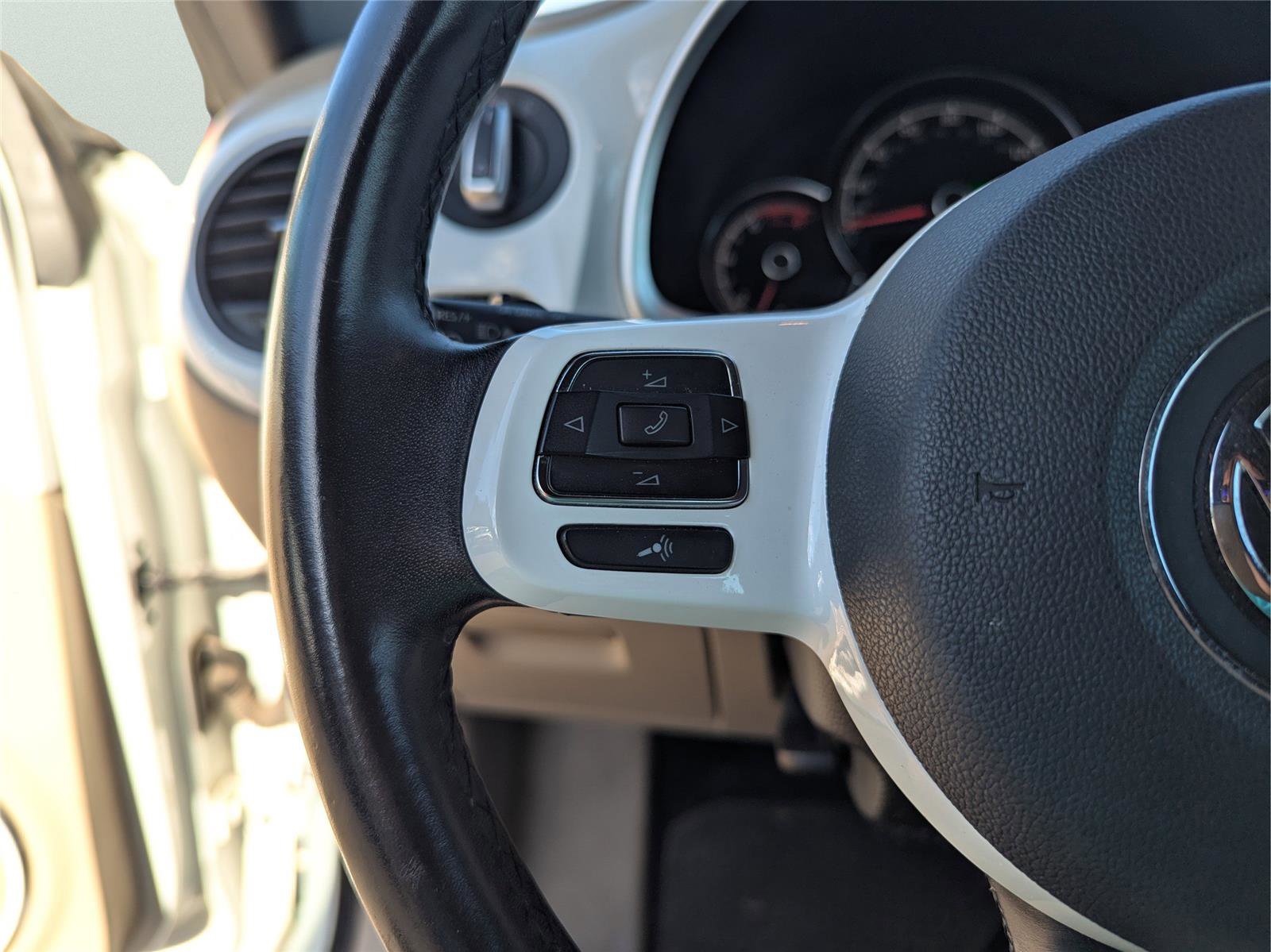 Used 2019 Volkswagen Beetle S image 30