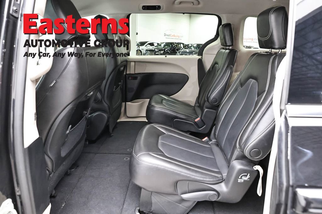 Used 2023 Chrysler Pacifica Touring-L FWD image 22